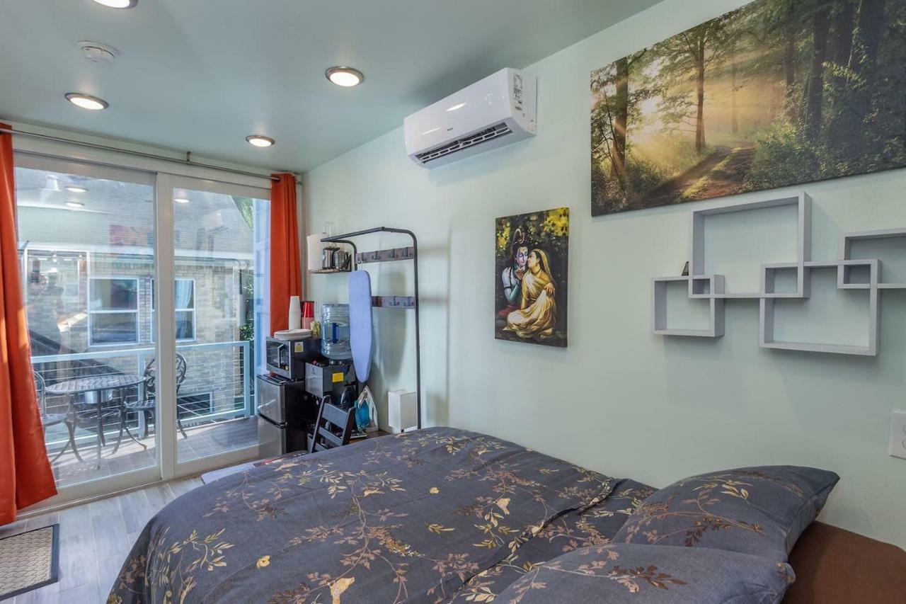 East Downtown Micro-Luxe Container Living Pod #9 Lejlighed Houston Eksteriør billede